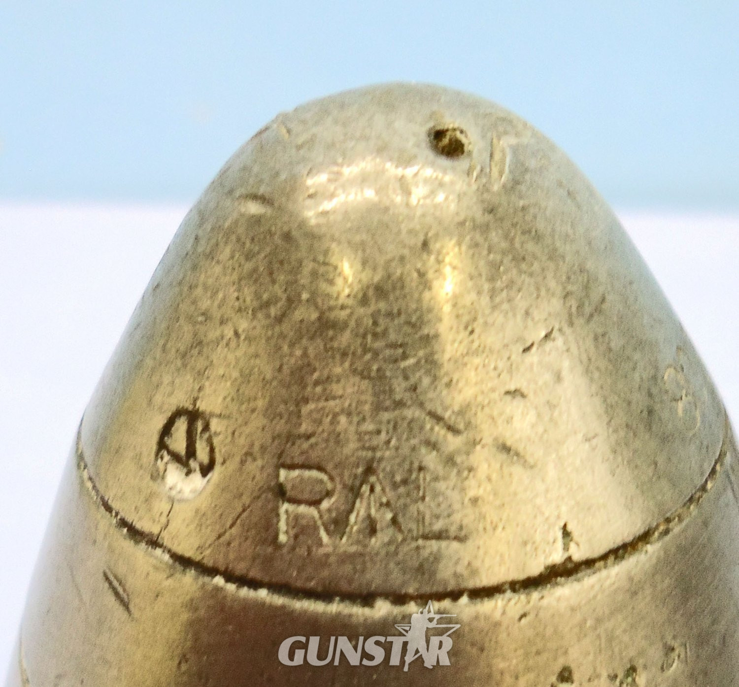 INERT DEACTIVATED. WW1 Era, 1910 Dated, British 13 Pounder (75x313R), Fired & Recovered Shrapnel Round Fitted With A No. 80 Mk II Time And Percussion Fuze. - O 2126 INERT DEACTIVATED. WW1 Era, 1910 Dated, British 13 Pounder (75x313R), Fired & Recovered Shrapnel Round Fitted With A No. 80 Mk II Time And Percussion Fuze. - O 2126  Other Ammunition 