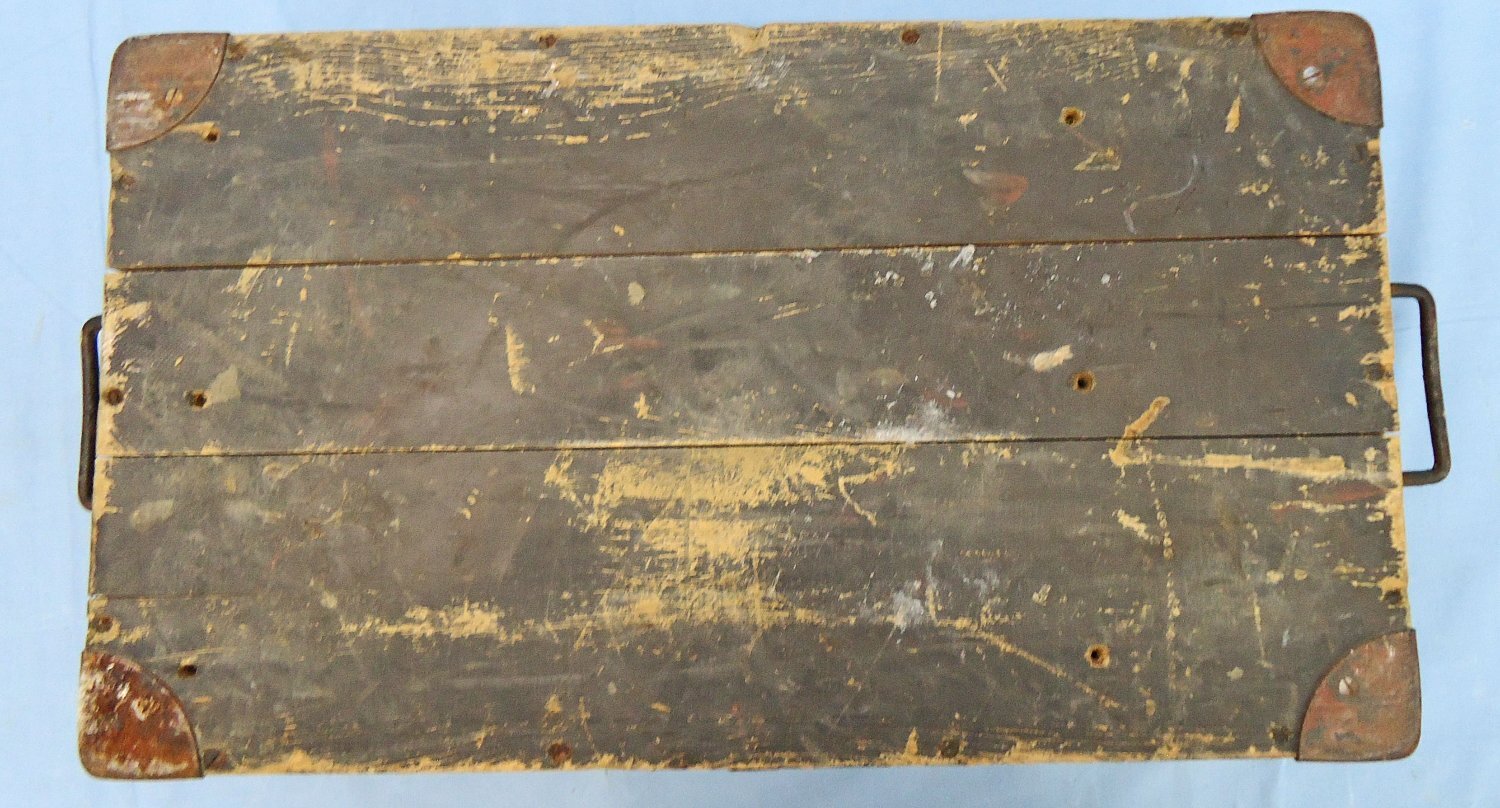 {CATEGORY} - German, WW2, Large Cartridge Charge, Wooden Ammunition Box for the S.10cm K18 Heavy field gun. - O 2222 German, WW2, Large Cartridge Charge, Wooden Ammunition Box for the S.10cm K18 Heavy field gun. - O 2222  Other Ammunition in 