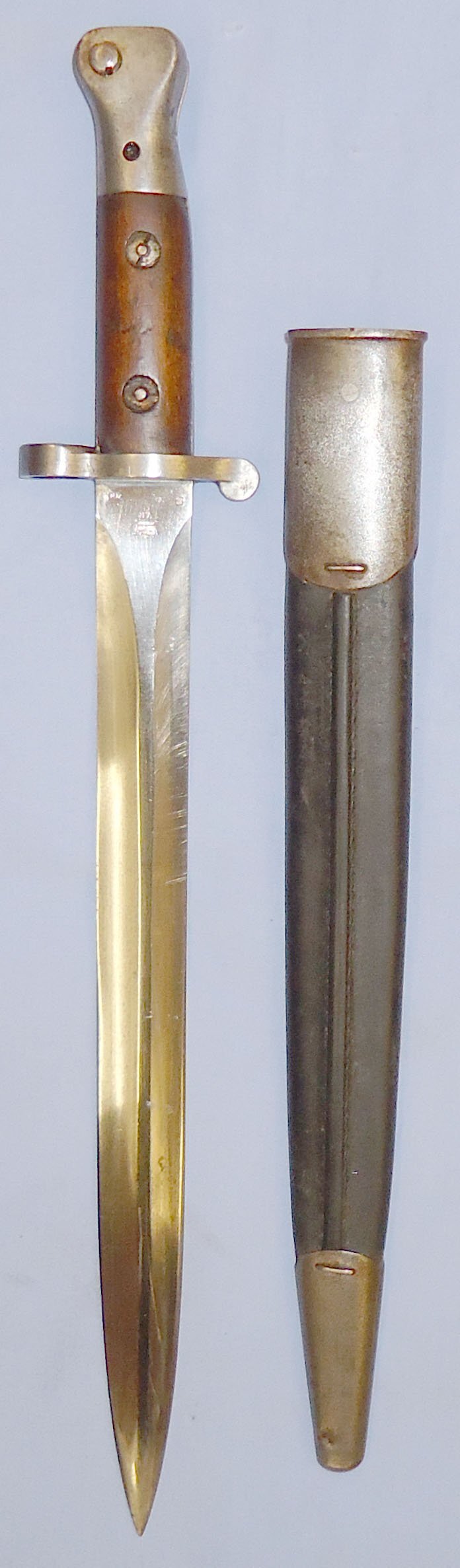  British Enfield 1888 Pattern Mark III Lee Metford Bayonet and MkI L Scabbard. 21545. Bayonet