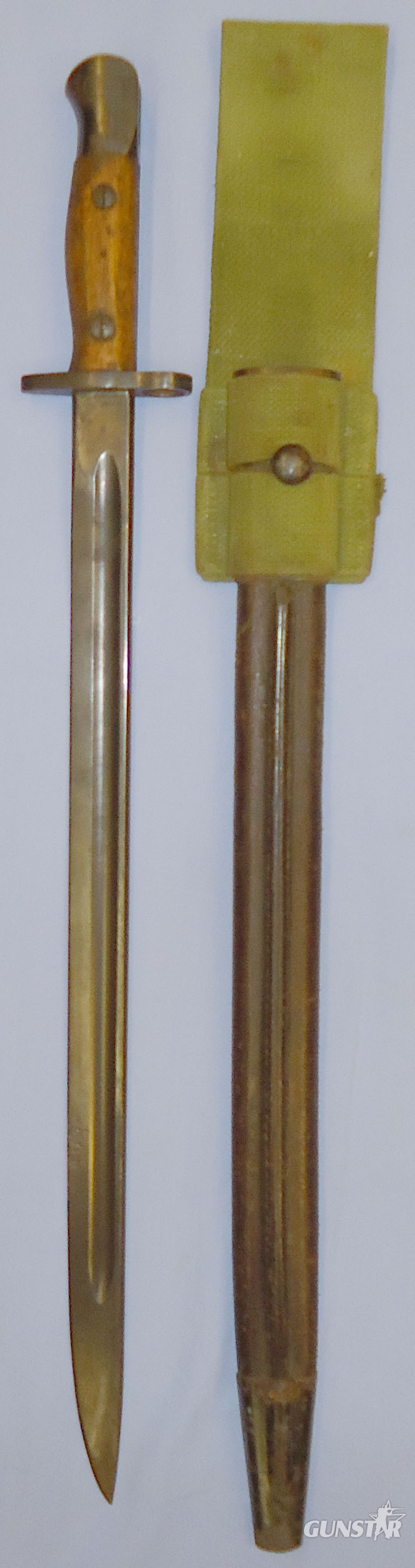 Inter War Dated 1907 Pattern Australian Lithgow Bayonet and Double Seamed 1908 Pattern Leather Scabbard with Webbing Frog. ED 2266. Bayonet in 