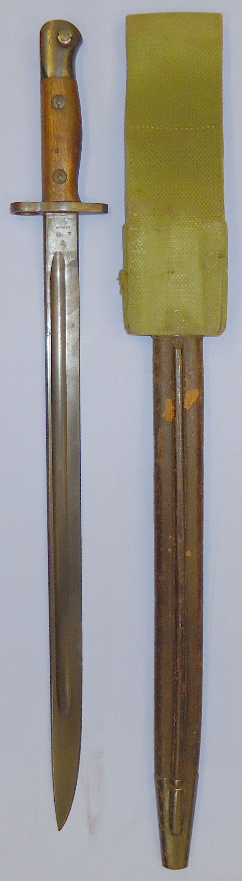  Inter War Dated 1907 Pattern Australian Lithgow Bayonet and Double Seamed 1908 Pattern Leather Scabbard with Webbing Frog. ED 2266. Bayonet