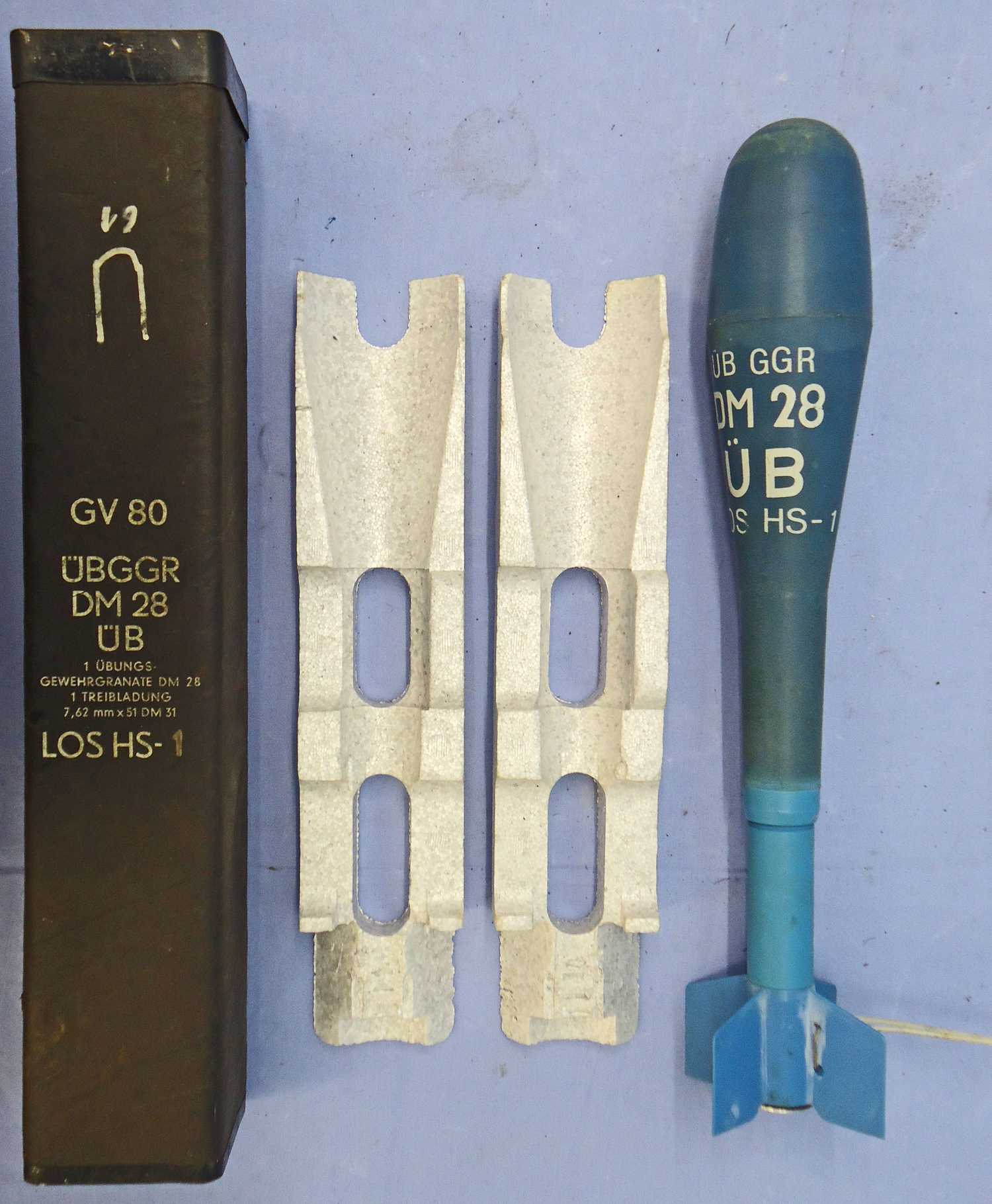 DEACTIVATED INERT. MINT Unfired, German, DM 28 Energa, Anti-Tank Rifle Grenade & Square Transit Tube With Packing Material. - O 2060 DEACTIVATED INERT. MINT Unfired, German, DM 28 Energa, Anti-Tank Rifle Grenade & Square Transit Tube With Packing Material. - O 2060  Other Ammunition