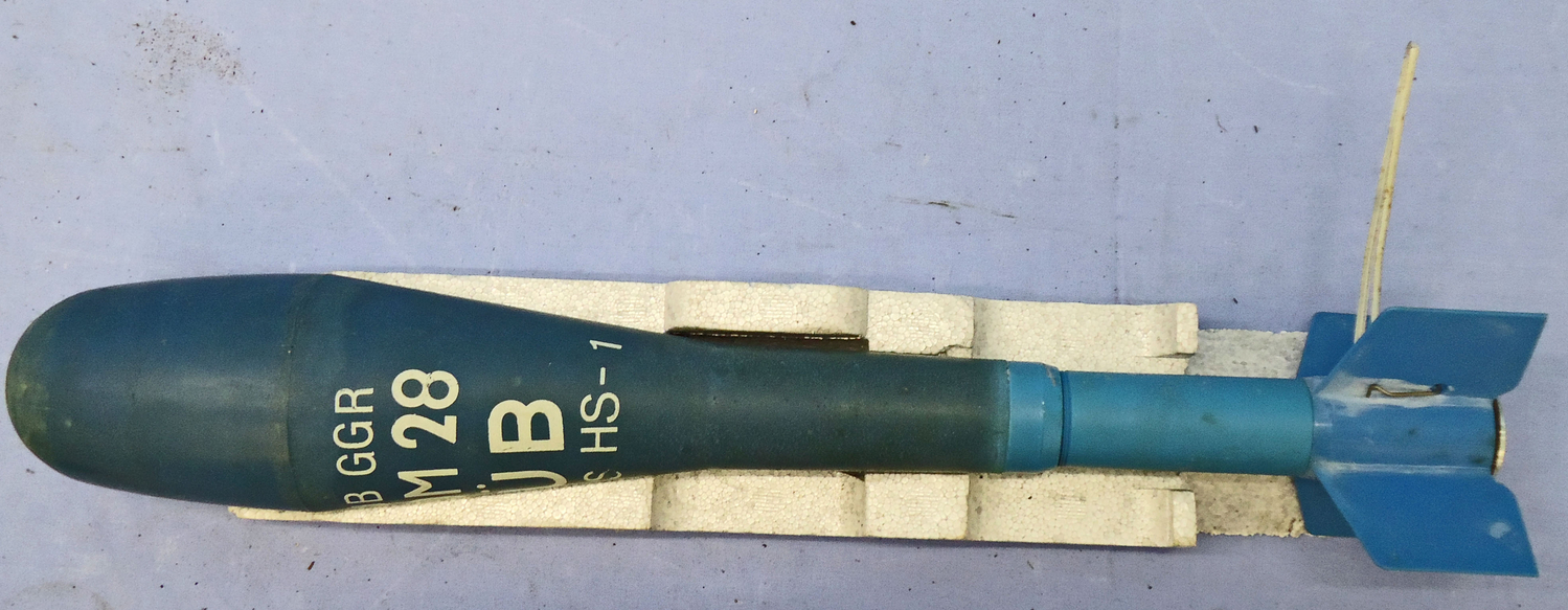 DEACTIVATED INERT. MINT Unfired, German, DM 28 Energa, Anti-Tank Rifle Grenade & Square Transit Tube With Packing Material. - O 2060 DEACTIVATED INERT. MINT Unfired, German, DM 28 Energa, Anti-Tank Rifle Grenade & Square Transit Tube With Packing Material. - O 2060  Other Ammunition - {CATEGORY}