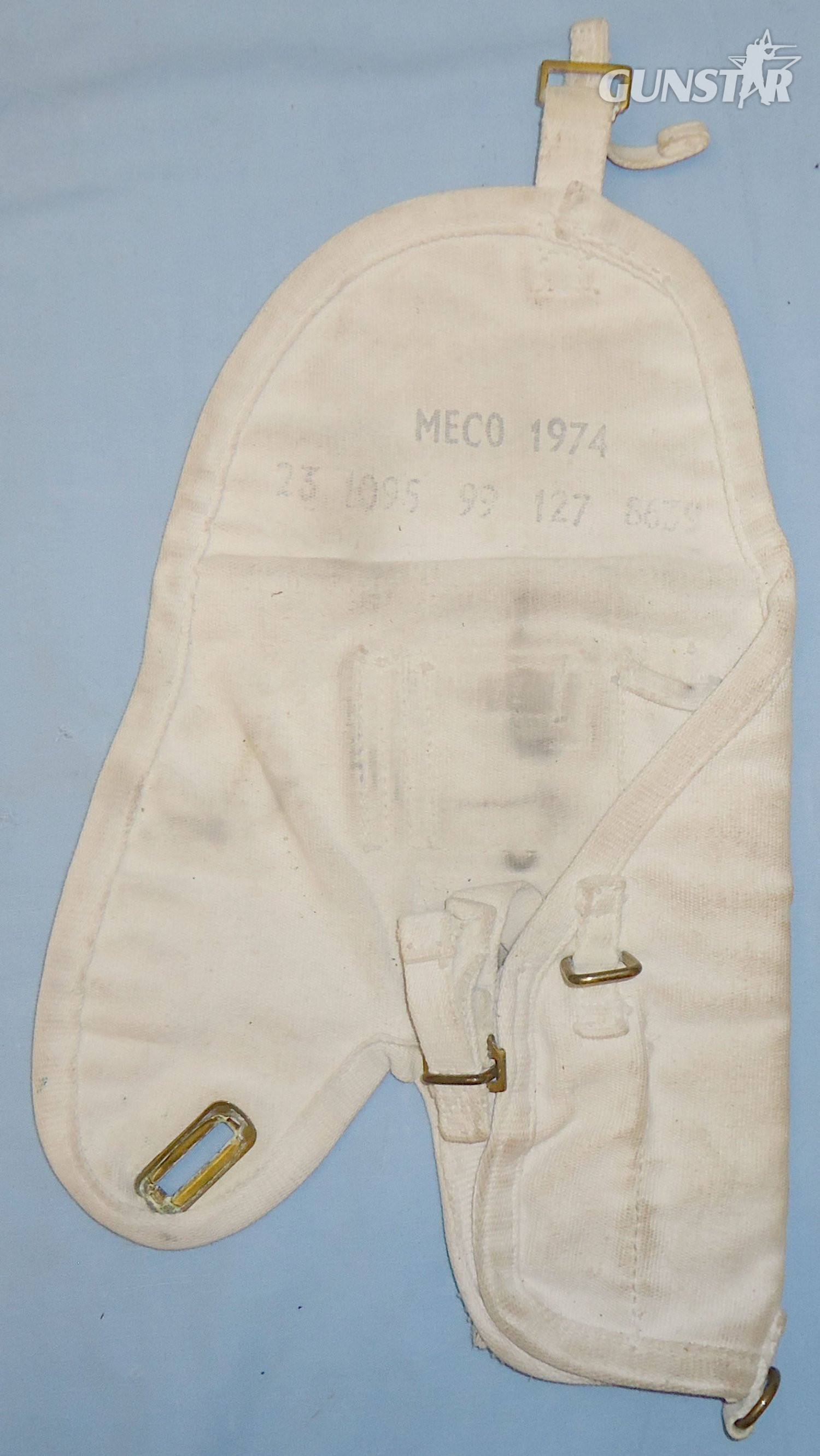 Officers Dated 1975 Quality Canvas Holster for the Browning Hi Power Semi-Automatic Pistol. L 247. Officers Dated 1975 Quality Canvas Holster for the Browning Hi Power Semi-Automatic Pistol. L 247. Antique & Militaria