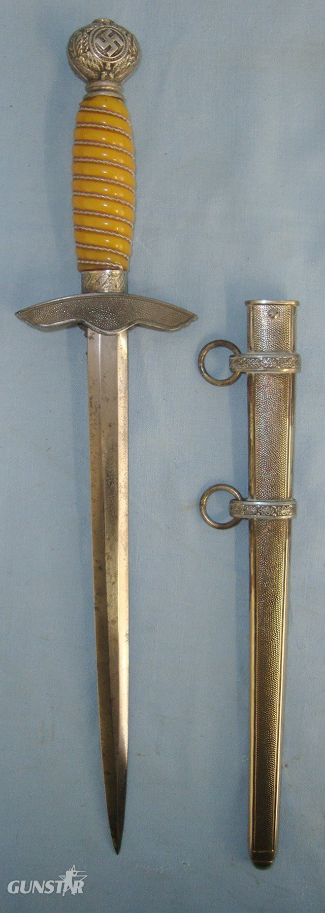  WW2 Era Nazi German Luftwaffe 2nd Pattern Officer\'s Dagger By Siegfried Solingen Waffen & Scabbard. ED 2561 Dagger