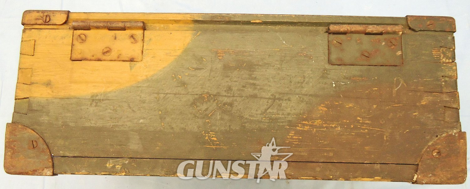 {CATEGORY} - German, WW2, Camouflaged in Green & Brown, Wooden Ammunition Box for the S.10cm K18 Heavy field gun. - O 2223 German, WW2, Camouflaged in Green & Brown, Wooden Ammunition Box for the S.10cm K18 Heavy field gun. - O 2223  Other Ammunition in 