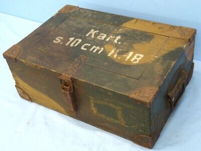 German, WW2, Camouflaged in Green & Brown, Wooden Ammunition Box for the S.10cm K18 Heavy field gun. - O 2223 German, WW2, Camouflaged in Green & Brown, Wooden Ammunition Box for the S.10cm K18 Heavy field gun. - O 2223  Other Ammunition