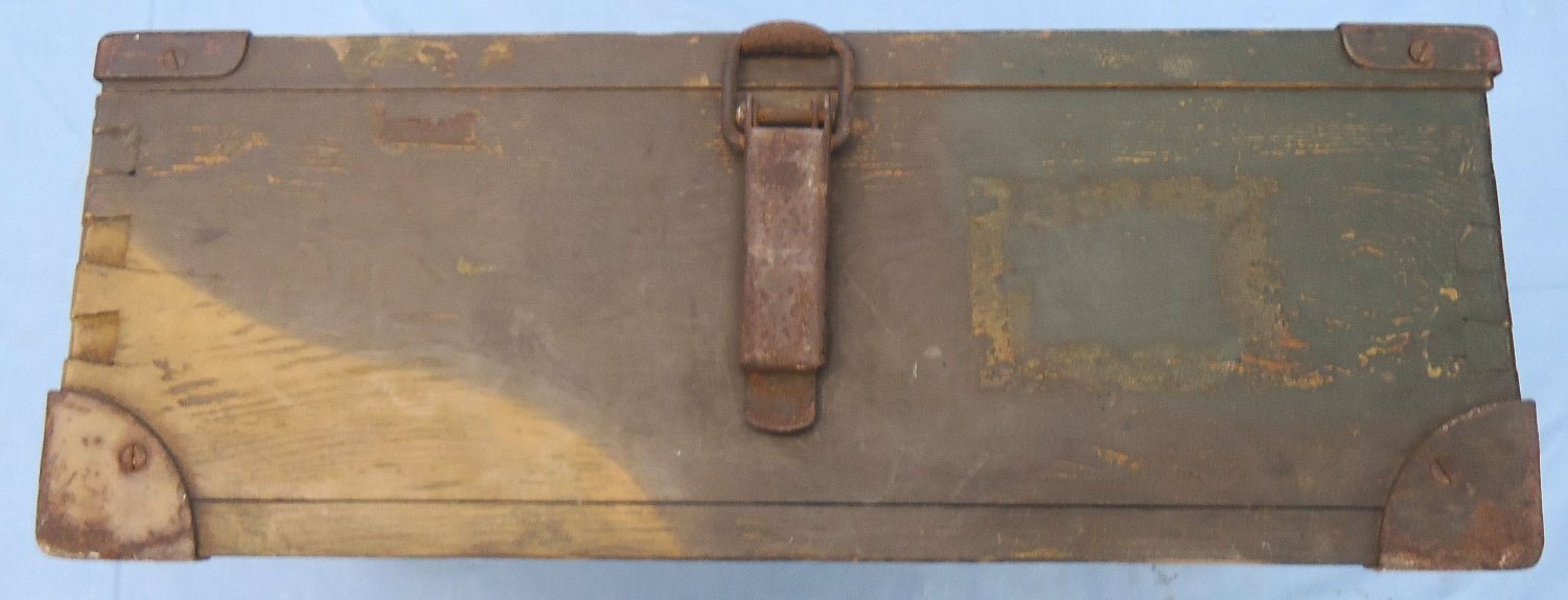 German, WW2, Camouflaged in Green & Brown, Wooden Ammunition Box for the S.10cm K18 Heavy field gun. - O 2223 German, WW2, Camouflaged in Green & Brown, Wooden Ammunition Box for the S.10cm K18 Heavy field gun. - O 2223  Other Ammunition - {CATEGORY}