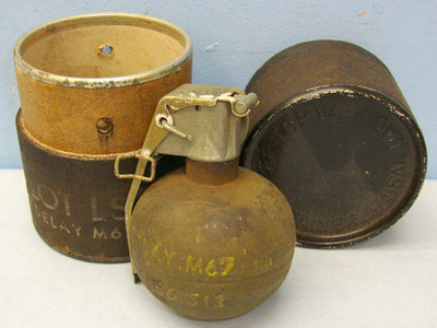 INERT DEACTIVATED Rare Mint Vietnam War Period Matching 1973 Dates U.S Army M67 INERT DEACTIVATED Rare Mint Vietnam War Period Matching 1973 Dates U.S Army M67  Antique & Militaria