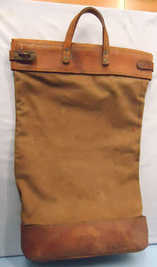 Valise To Leiut CoL A.C. Newman VC No 2. Commando, Irvine Leather & Webbing Air Drop Valise To Leiut CoL A.C. Newman VC No 2. Commando, Ir Other Accessory