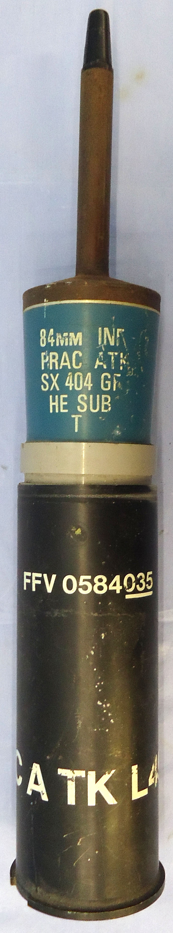Carl Gustaf INERT DEACTIVATED. Unfired, British, L49A1 Practice Tracer Carl Gustaf 84mm Anti-Tank Round. - O 2063  Other Ammunition - {CATEGORY} in 