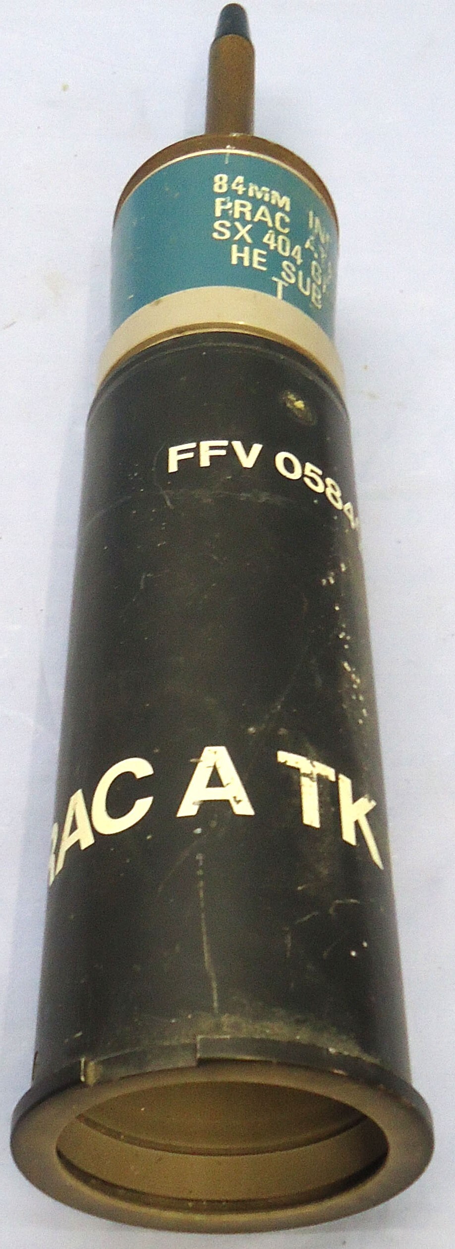 Carl Gustaf INERT DEACTIVATED. Unfired, British, L49A1 Practice Tracer Carl Gustaf 84mm Anti-Tank Round. - O 2063  Other Ammunition - {CATEGORY}