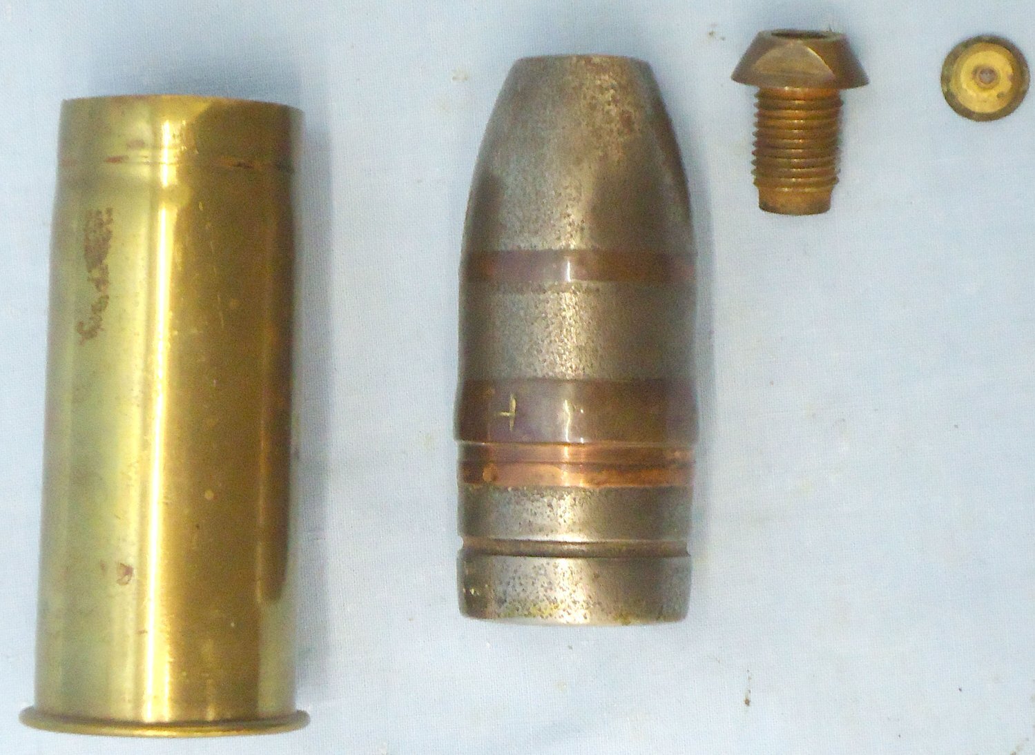  DEACTIVATED INERT. British Boer War Era, Vickers Son & Maxim 37mm (37 x 94R) Pom Pom Nose Fused HE (High Explosive) Round. - O 1400 DEACTIVATED INERT. British Boer War Era, Vickers Son & Maxim 37mm (37 x 94R) Pom Pom Nose Fused HE (High Explosive) Round. - O 1400  Other Ammunition