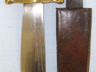 WW2 U.S.M.C. Case Cutlery (New York) V-44 Combat / Survival Bowie Knife & Scabbard. ED 3008 Knive