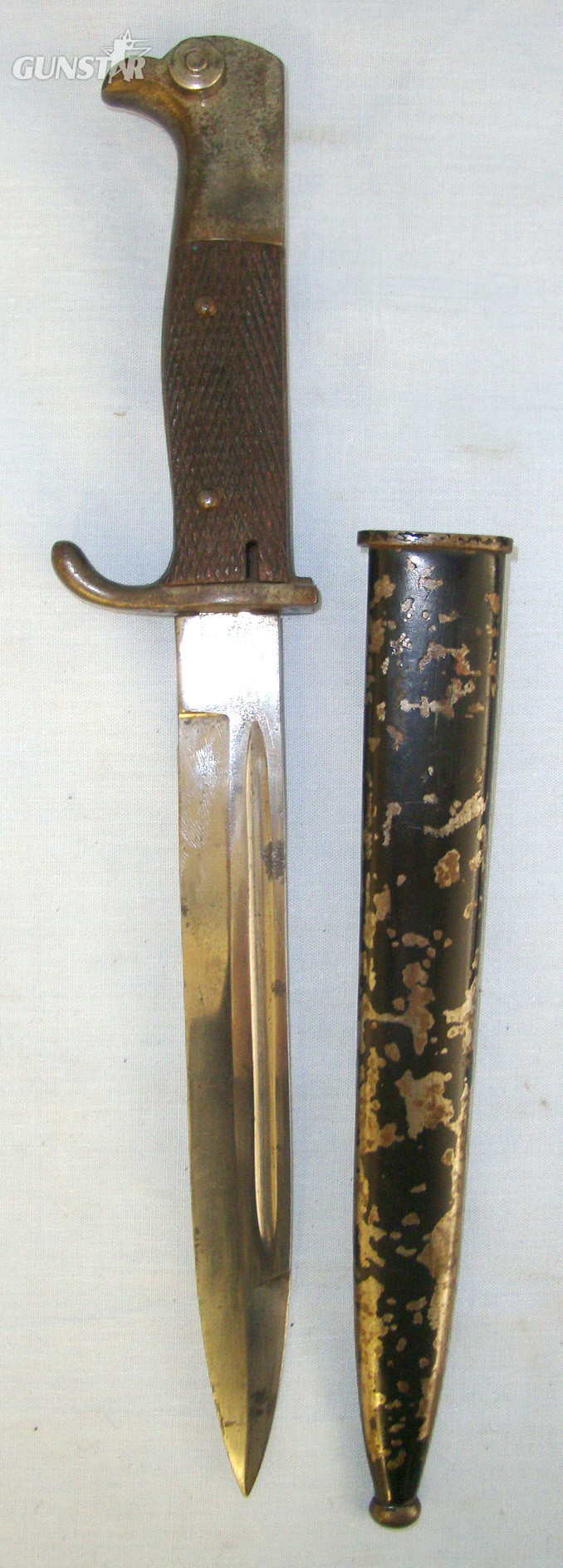  WW1 Imperial German Officer’s Ernst Pack & Sohne Solingen Trench Dagger / Fighting Knife With Carbine Bayonet Blade (Hilt Design Based On German WW1 Dress Bayonet) & Scabbard. ED 2207 Dagger