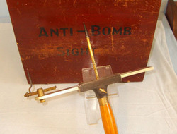 British Royal Navy Admiralty Trials Anti Bomb Sight With 1990’s Copy Of Report O British Royal Navy Admiralty Trials Anti Bomb Sight With 1990’s Copy Of Report O Other Accessory