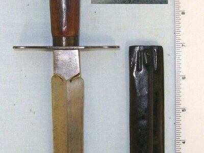 RARE**WW1 French Model 1916 ‘J.Delaire’ (Variant of \"The Avenger of 1870\") Fighting Knife & Scabbard. Sn 22831 Dagger