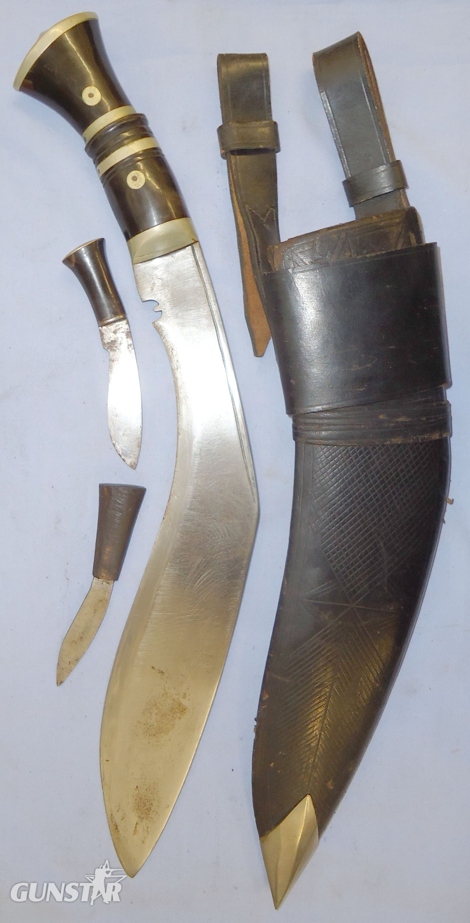 Nepalese Military Kukri with Leather Scabbard Frog, Horn Grips and Skinners. ED 2416. Hunting Knive in 