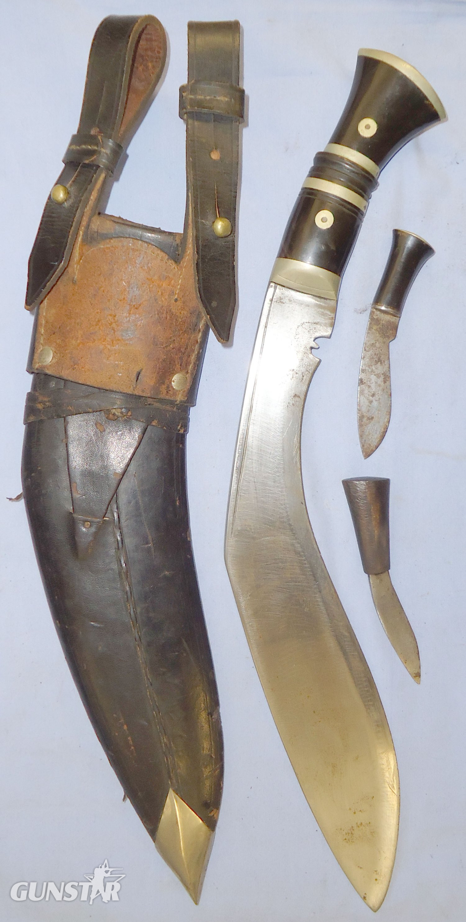  Nepalese Military Kukri with Leather Scabbard Frog, Horn Grips and Skinners. ED 2416. Hunting Knive