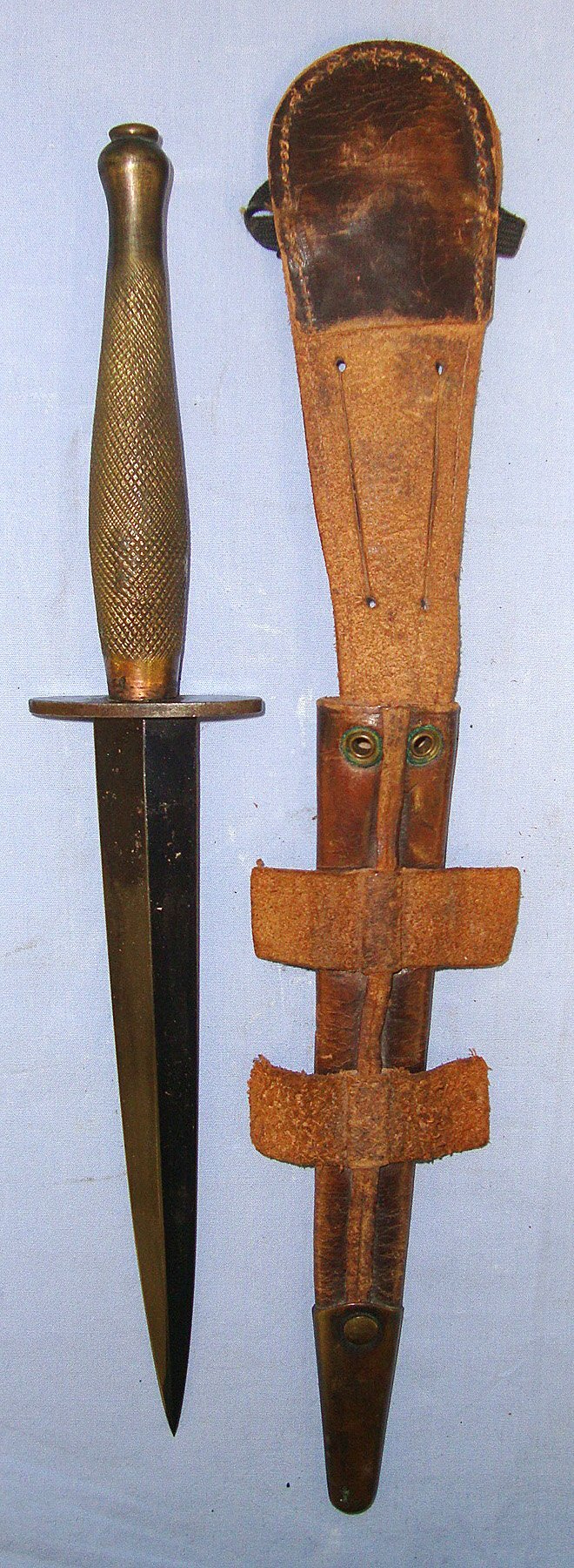  RARE WD BROAD ARROW 38 MARKED**WW2 British 2nd Pattern Fairbairn Sykes FS Commando Fighting Knife & Scabbard. Sn 23174:10  Knive