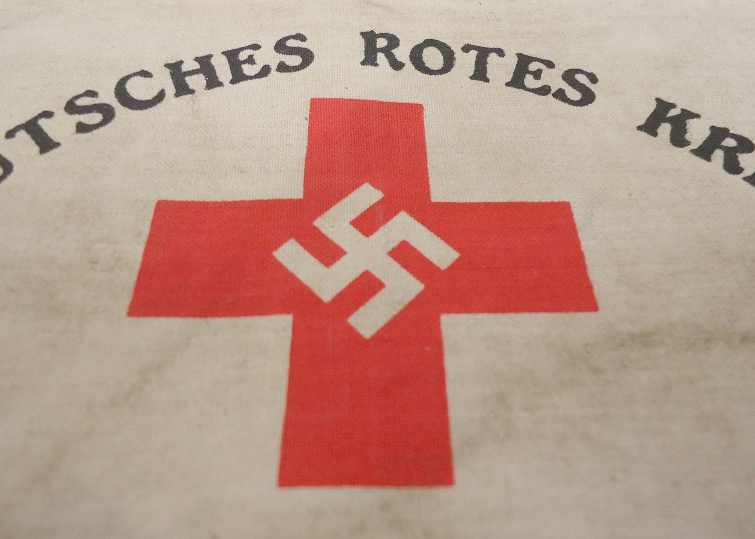 Original* Nazi DEUTSCHES ROTES KREUZ  (Red Cross) Armband. N 107. Original* Nazi DEUTSCHES ROTES KREUZ  (Red Cross) Armband. N 107.  Antique & Militaria