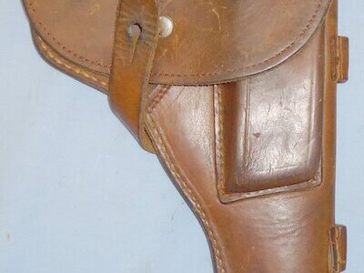 Officers Private Purchase Quality Leather Holster for the Browning Hi Power Semi-Automatic Pistol. Sn 8896. Officers Private Purchase Quality Leather Holster for the Browning Hi Power Semi-Automatic Pistol. Sn 8896. Antique & Militaria