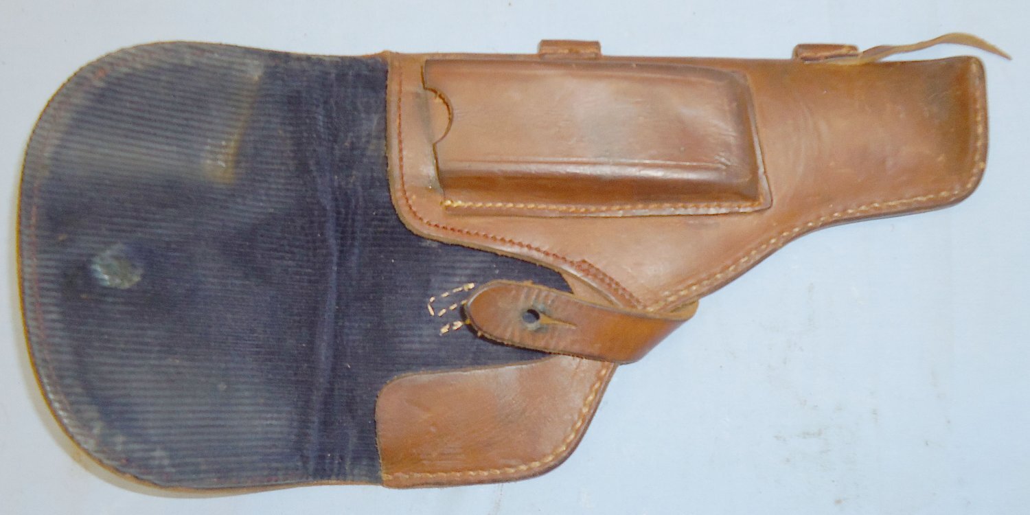 Officers Private Purchase Quality Leather Holster for the Browning Hi Power Semi-Automatic Pistol. Sn 8896. Officers Private Purchase Quality Leather Holster for the Browning Hi Power Semi-Automatic Pistol. Sn 8896. Antique & Militaria