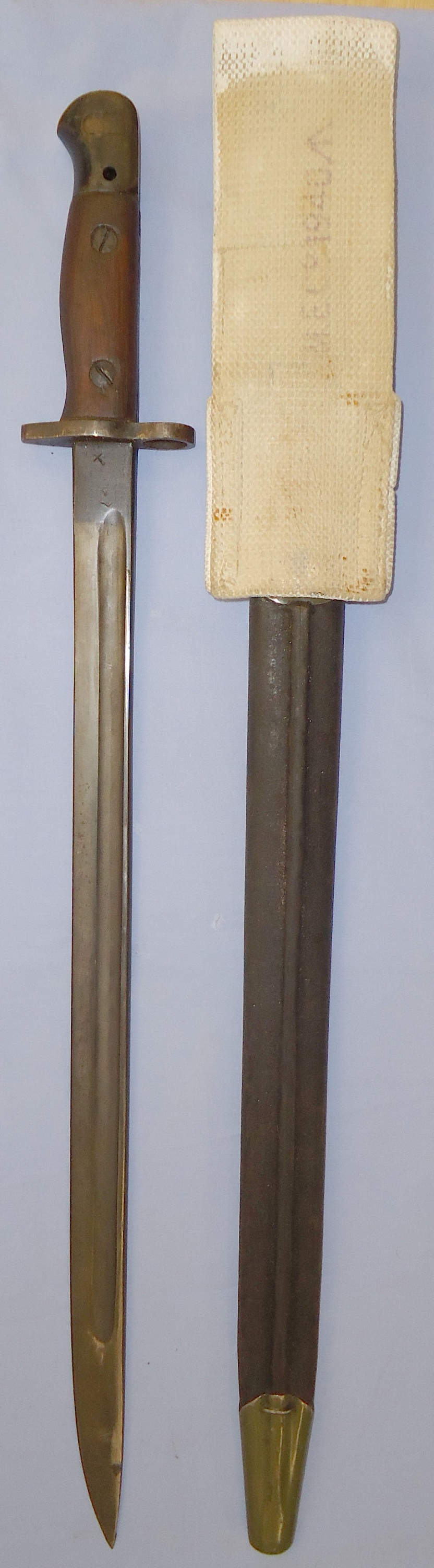  British WWII RAF Lanchester SMG Bayonet with Scabbard and Frog. BAYO 390. Bayonet