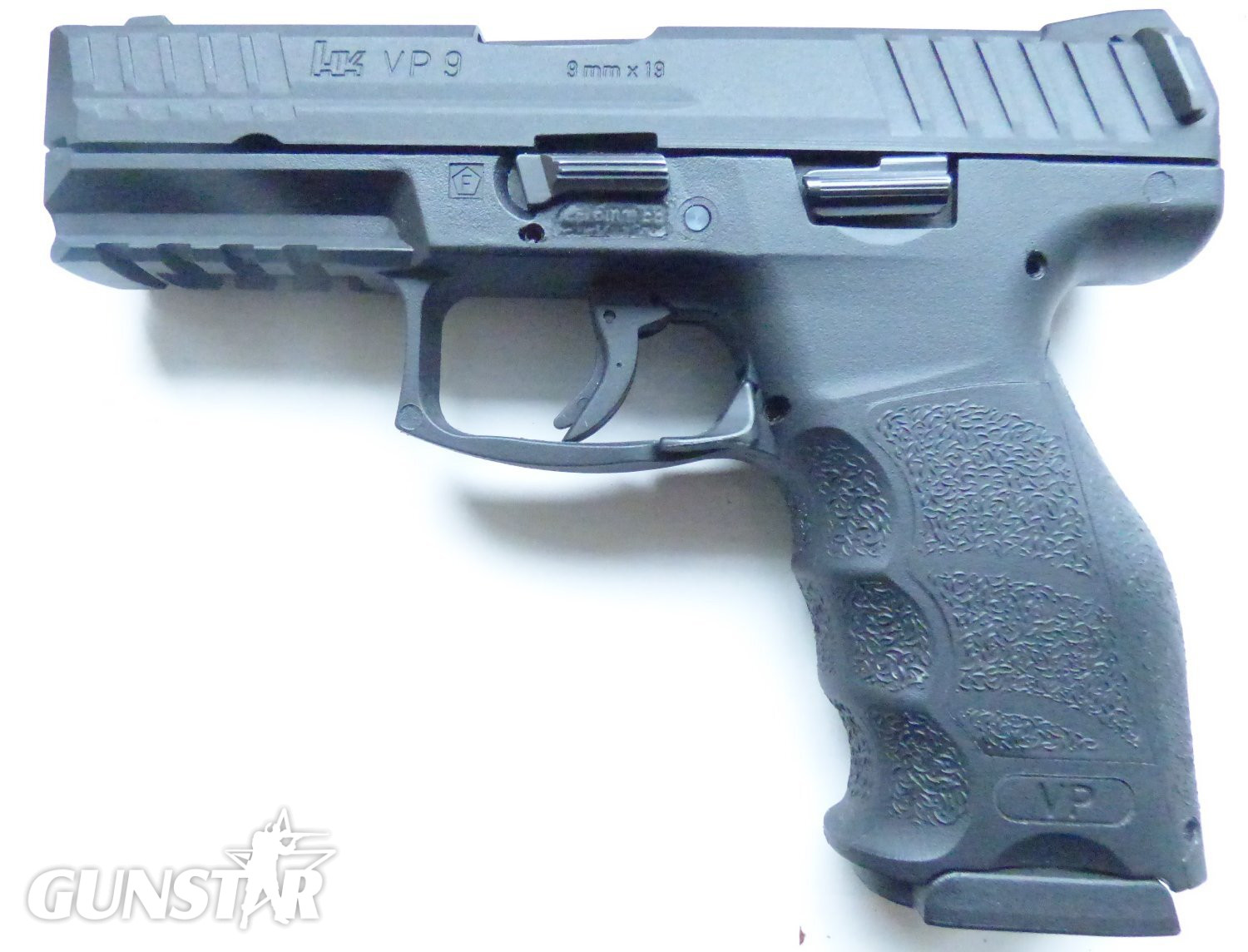 Umarex Heckler & Koch VP9 6 mm in 