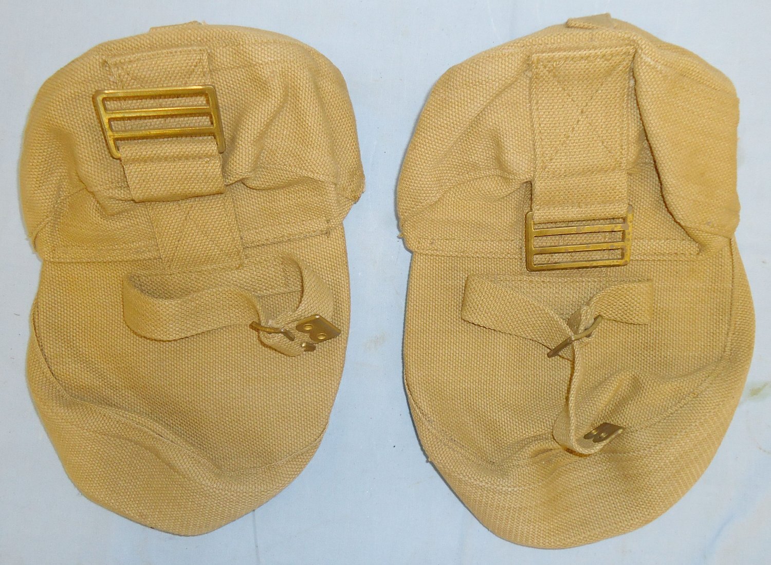  Original British WWII Dated M.E.Co Lewis Machine Gun Drum Pouch Carrier Set (Two) Pouches. MISC 831. Original British WWII Dated M.E.Co Lewis Machine Gun Drum Pouch Carrier Set (Two) Pouches. MISC 831.  Antique & Militaria