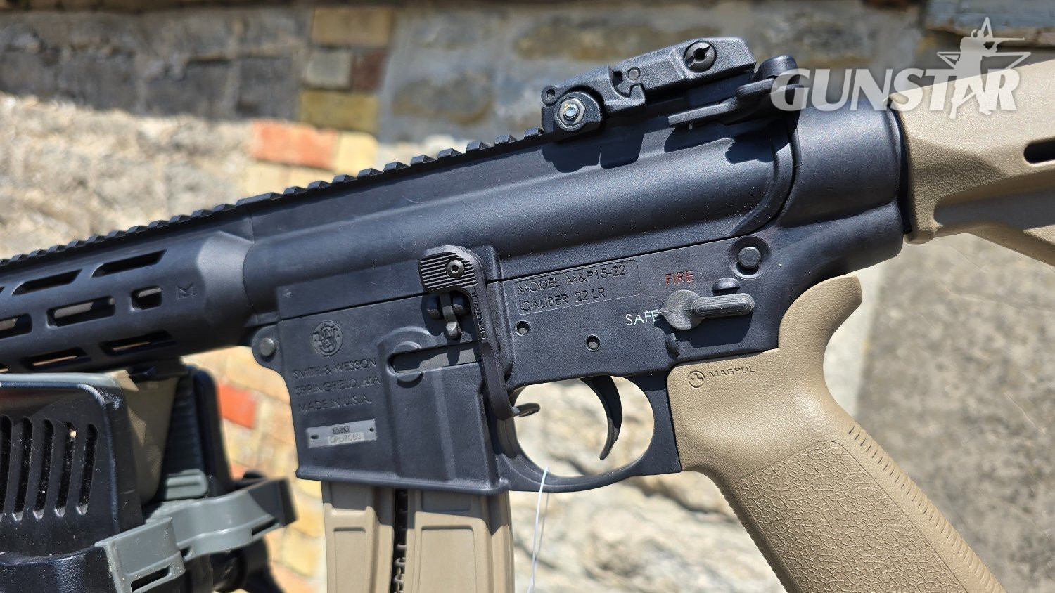  Smith & Wesson 15-22 magpull Semi-Auto .22 Rifle