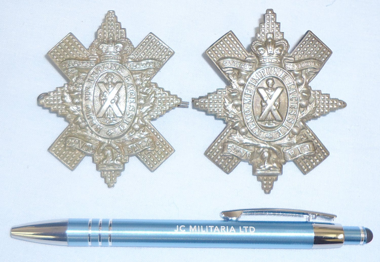 Pair* Victorian 5th V.B (Volunteer Battalion) HLI (Highland Light Infantry) Glasgow Highlanders and The Royal Highlander (Black Watch) 2nd Volunteer Battalion Cap Badges. 22434:5 Pair* Victorian 5th V.B (Volunteer Battalion) HLI (Highland Light Infantry) Glasgow Highlanders and The Royal Highlander (Black Watch) 2nd Volunteer Battalion Cap Badges. 22434:5  Antique & Militaria