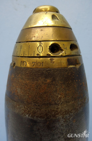  INERT DEACTIVATED. Boer War Era, Fired, 1901 Dated, Supplied To The British By Germany, Erhardt 15 Pounder, 76.2 x 169R Quick Firing shrapnel shell. - O 1641 INERT DEACTIVATED. This is a rare original 1901 Dated shrapnel shell fired by a Erhardt 15Pr Quick Firing gun. The gun was introduced to the British Army in June 1901, being bought from Germany during the Boer War to replace the inferior British 15 pounde  Other Ammunition