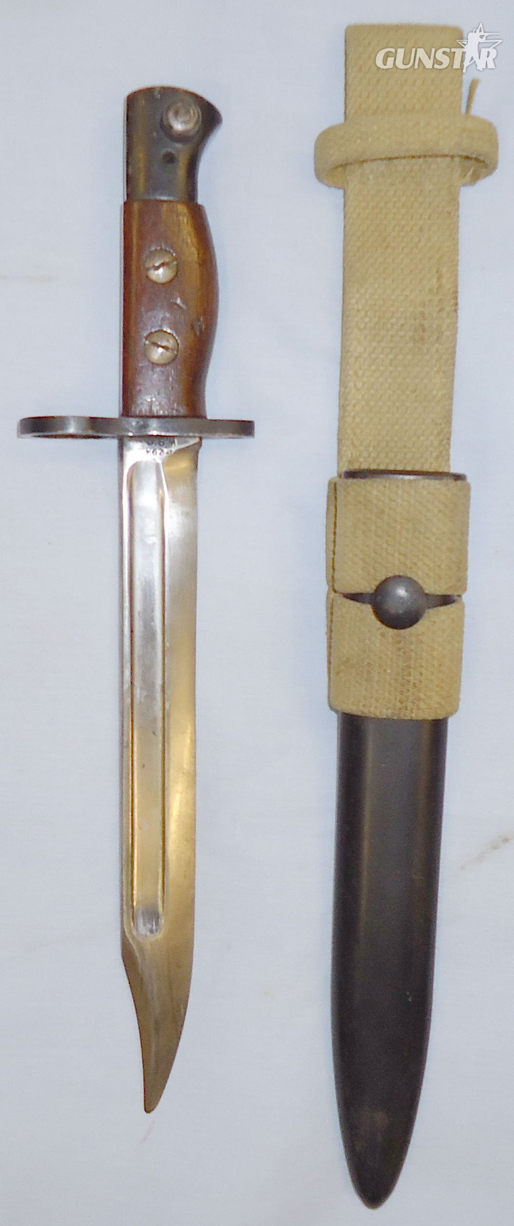 British No5 MkI Type II Jungle Carbine Bayonet by W.S.C. ‘Wilkinson Sword Company’, Scabbard and Frog. BAYO 784. Bayonet in 