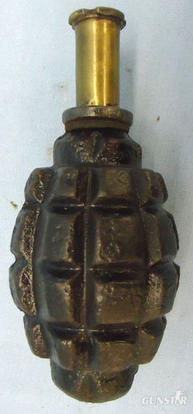  DEACTIVATED INERT. WW1, French, Early F1 With A Safety Fusing System Hand Grenade. - O 1708 DEACTIVATED INERT. WW1, French, Early F1 With A Safety Fusing System Hand Grenade. - O 1708  Other Ammunition