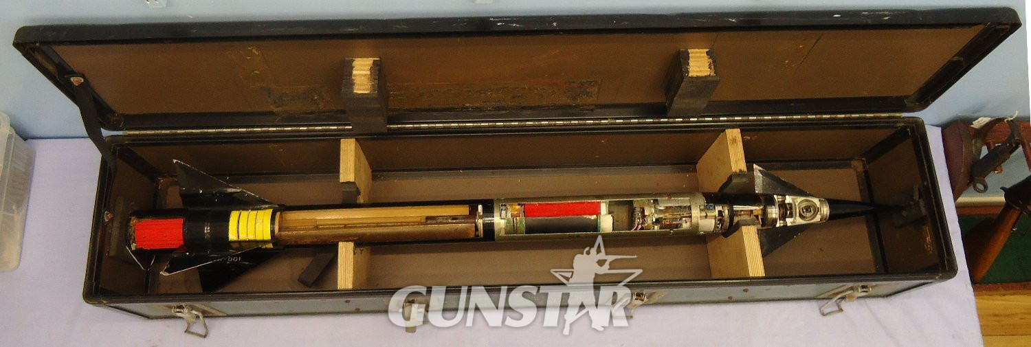 DEACTIVATED INERT. British, Shorts Missile Systems of Belfast, Javelin, FACTORY SECTIONED, Surface to Air Missile Serial Number 001, 1982 Dated, in Transit Container With Paperwork. Sn - 22650 DEACTIVATED INERT. British, Shorts Missile Systems of Belfast, Javelin, FACTORY SECTIONED, Surface to Air Missile Serial Number 001, 1982 Dated, in Transit Container With Paperwork. Sn - 22650  Other Ammunition 