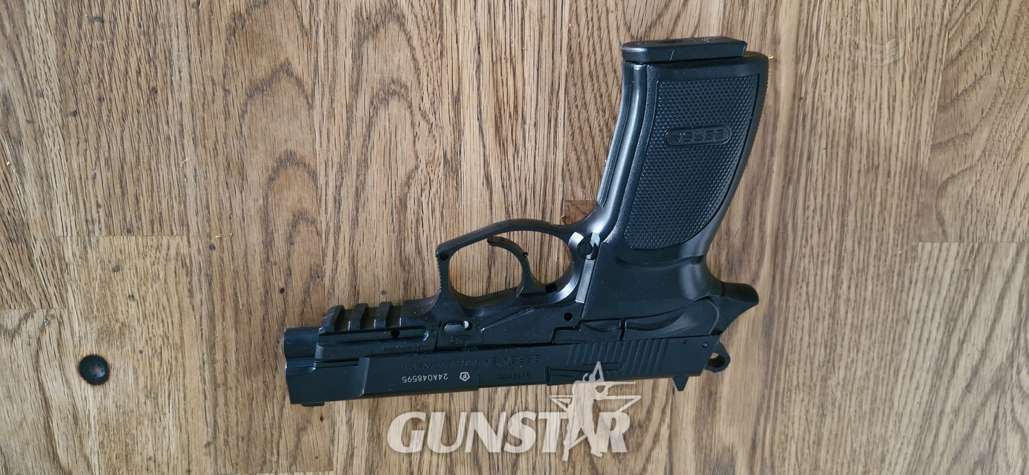 MP7A1 maschinen pistol  1.MP7A1 , cal.4.6mmx30 electric compact machine gun by Tokyo marul 2.bersa thunder 9 PRO AIRSOFT GUN 6 mm 