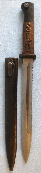 Gottlieb Hammesfahr Solingen Foche with a pyramid and cross logo. German 2nd Typ Bayonet