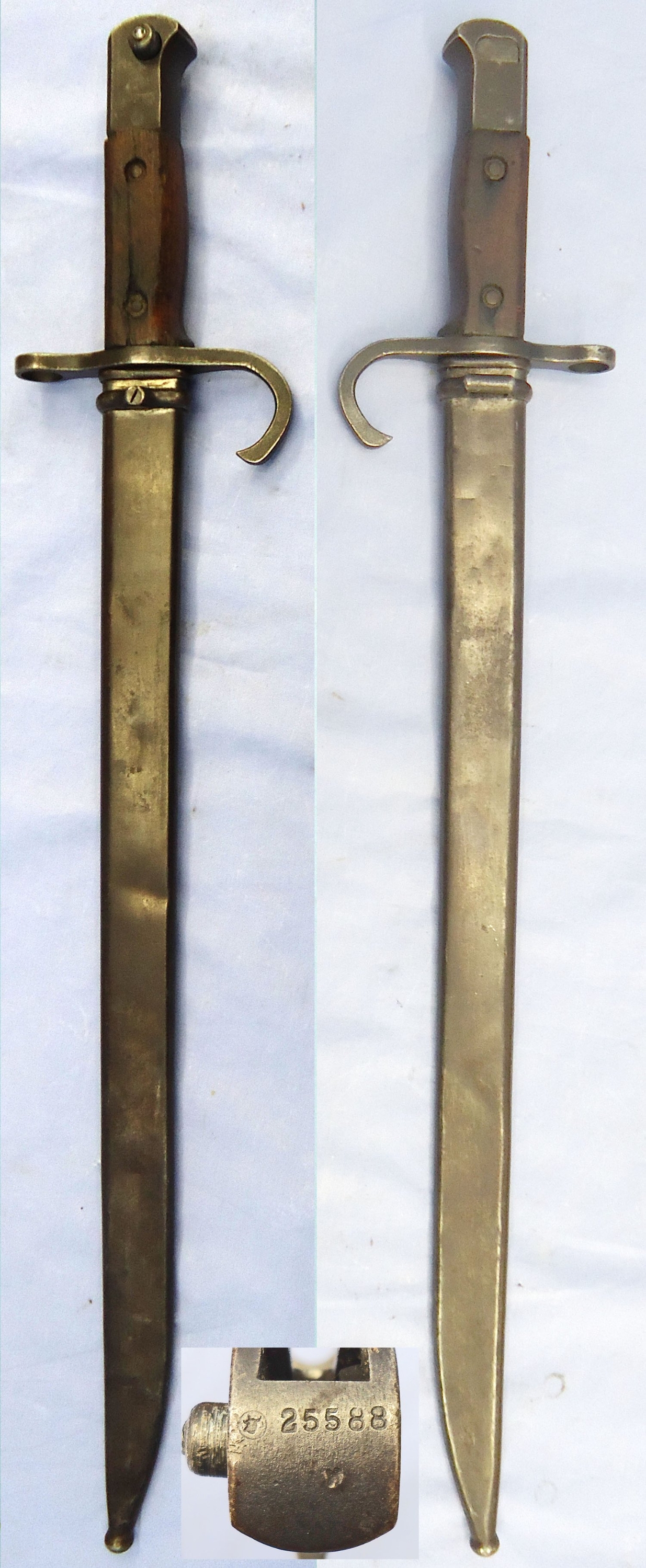 Mid 1930s Japanese Arisaka Type 30 Bayonet and Scabbard. Sn - 22938 Bayonet