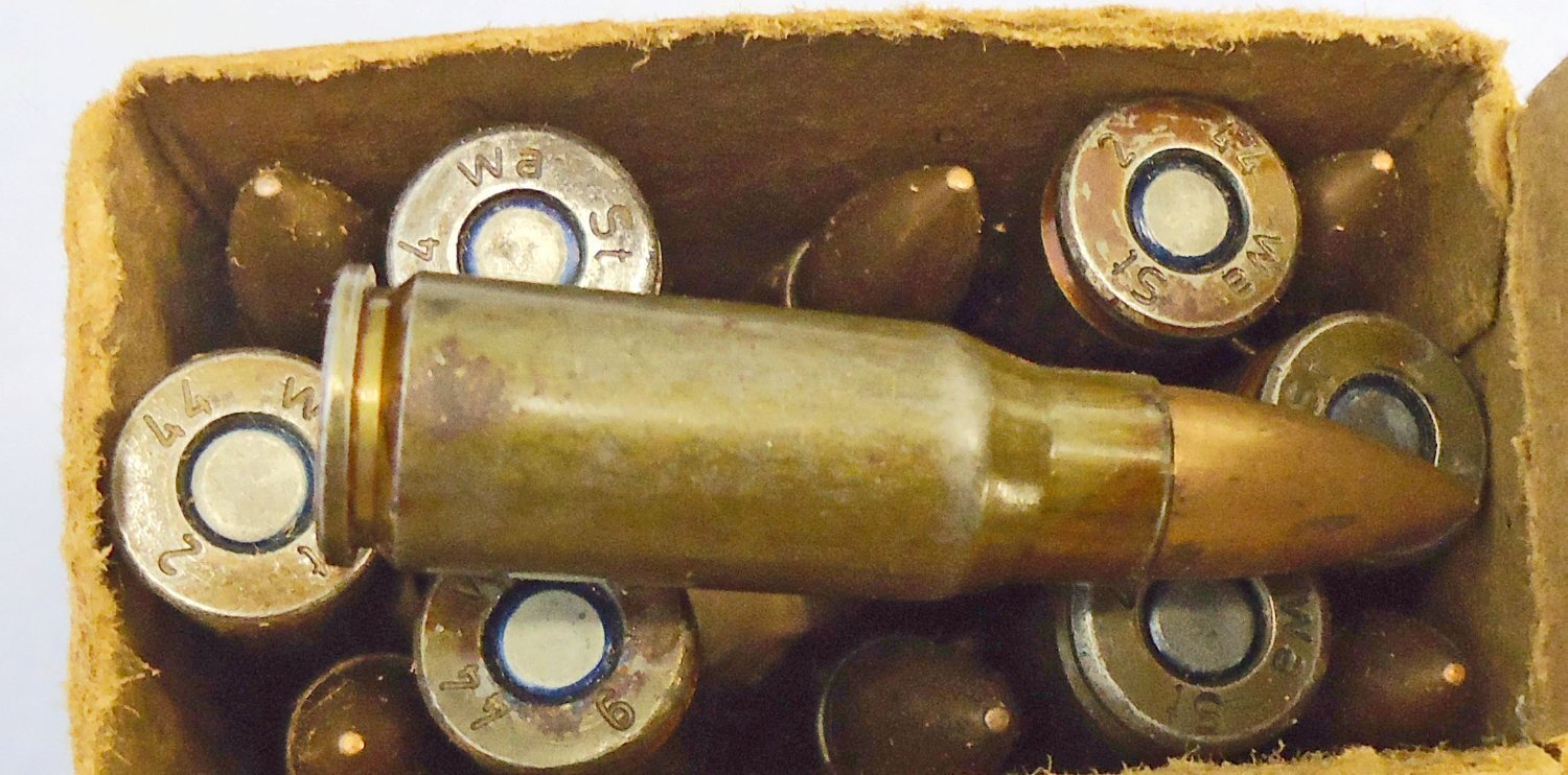 INERT DEACTIVATED. RARE, Unfired WW2 Original 1944 Dated German 15 Round Service Pack Of 7.92x33 Ball Ammunition for MP44 Assault Rifle. Sn - 22787:21 INERT DEACTIVATED. RARE, Unfired WW2 Original 1944 Dated German 15 Round Service Pack Of 7.92x33 Ball Ammunition for MP44 Assault Rifle. Sn - 22787:21 Various Other Ammunition - {CATEGORY}