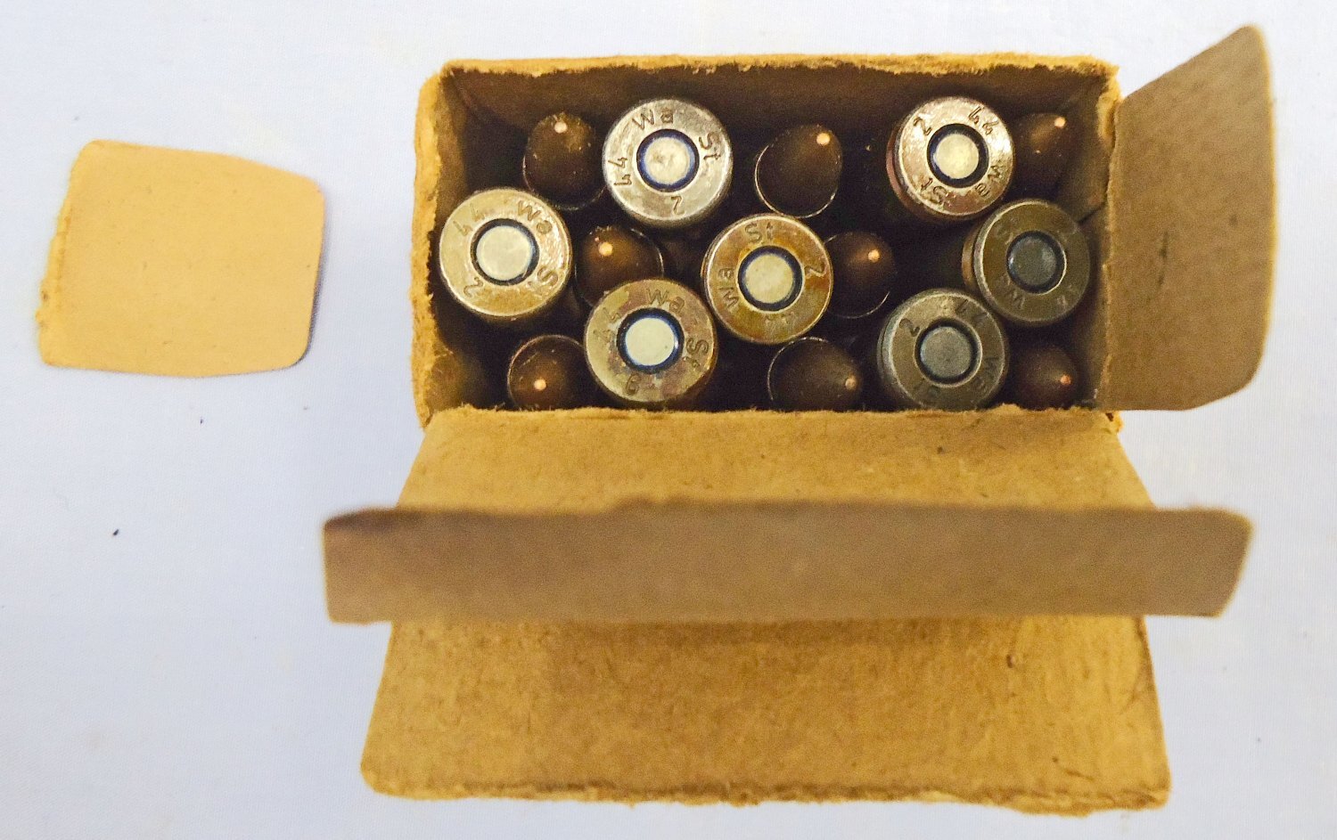 {CATEGORY} - INERT DEACTIVATED. RARE, Unfired WW2 Original 1944 Dated German 15 Round Service Pack Of 7.92x33 Ball Ammunition for MP44 Assault Rifle. Sn - 22787:21 INERT DEACTIVATED. RARE, Unfired WW2 Original 1944 Dated German 15 Round Service Pack Of 7.92x33 Ball Ammunition for MP44 Assault Rifle. Sn - 22787:21 Various Other Ammunition