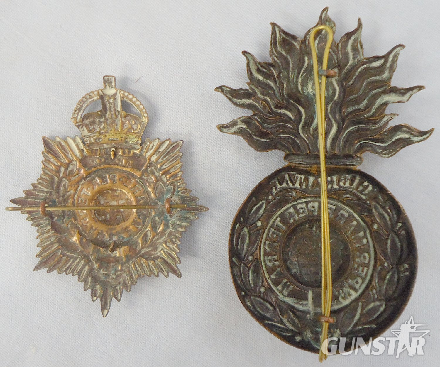  Pair* Royal Marines Portsmouth Queens Crown with Gilding Royal Cyphers and Royal Marines Artillery Cap Badges. 22434:6 . Pair* Royal Marines Portsmouth Queens Crown with Gilding Royal Cyphers and Royal Marines Artillery Cap Badges. 22434:6 .  Antique & Militaria