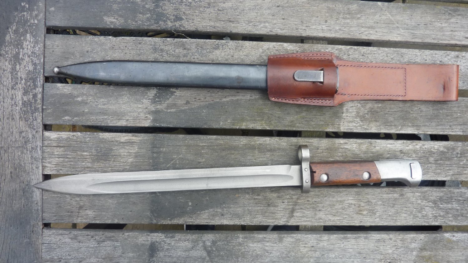 Czechoslovakian m1924 Mauser - leather frog - Bayonet