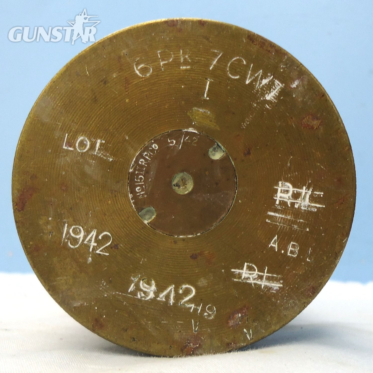 DEACTIVATED INERT. WW2 British 1942 Dated 6pr7cwt (57x441R) Tank and Anti-Tank Gun Wood And Brass Drill Round. - O 2197 DEACTIVATED INERT. WW2 British 1942 Dated 6pr7cwt (57x441R) Tank and Anti-Tank Gun Wood And Brass Drill Round. - O 2197  Other Ammunition - {CATEGORY} in 