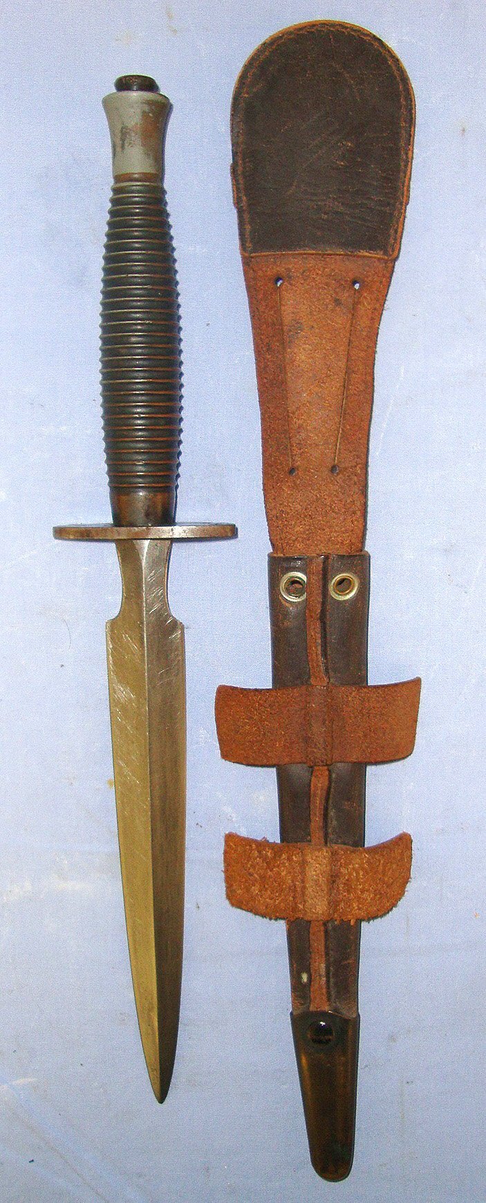  WW2 British Made WD 42 Marked 3rd Pattern Commando Fairbairn Sykes FS Commando Fighting Knife Supplied To U.S Special Forces & Scabbard. Sn 23174:12 Knive