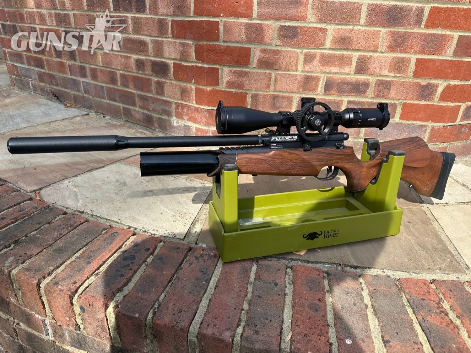 BSA R10 Walnut RH, Hawke & Extras .22 in 