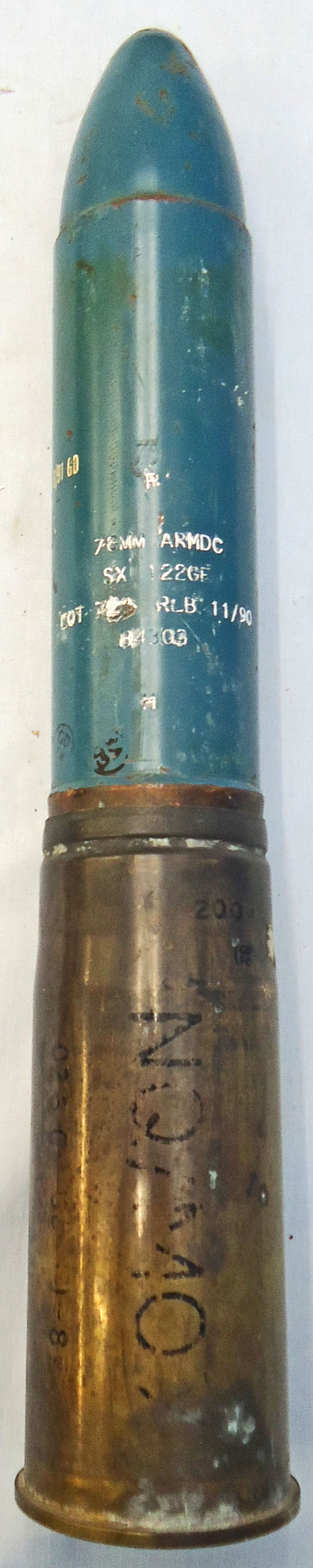 INERT DEACTIVATED. British, Unfired, 76mm ARMDC (76.2x230R) L23A1, Practice HESH/T (High Explosive Squash Head/Trace) Round For The Scorpion light Tank and Saladin Armoured Car. - O 2013 INERT DEACTIVATED. British, Unfired, 76mm ARMDC (76.2x230R) L23A1, Practice HESH/T (High Explosive Squash Head/Trace) Round For The Scorpion light Tank and Saladin Armoured Car. - O 2013  Other Ammunition - {CATEGORY} in 