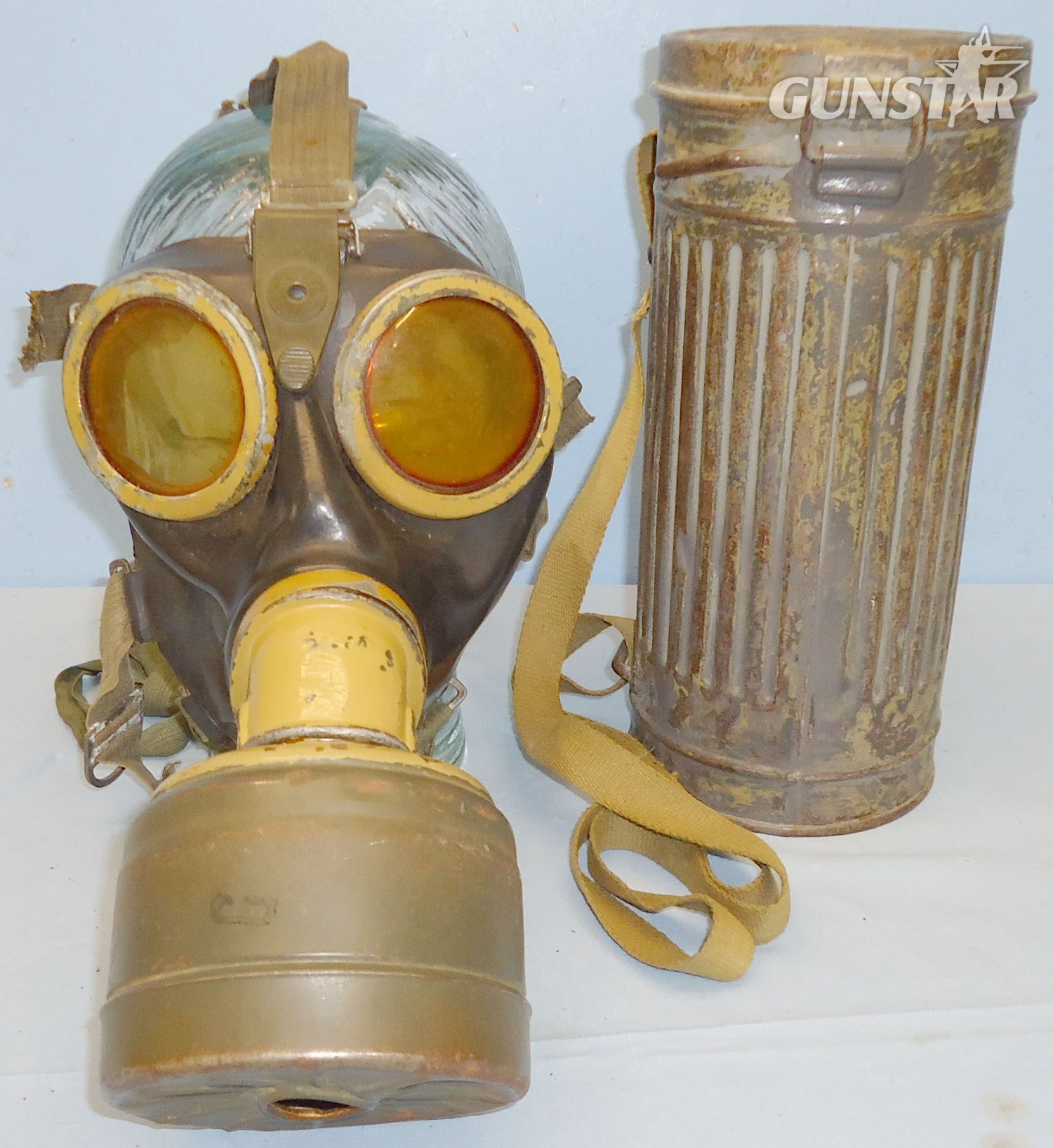 WWII German Model M30 Gas Mask and Canister. HE 850. WWII German Model M30 Gas Mask and Canister. HE 850. Antique & Militaria in 