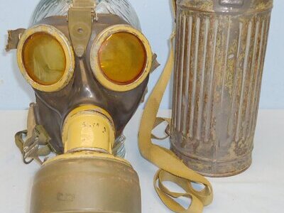 WWII German Model M30 Gas Mask and Canister. HE 850. WWII German Model M30 Gas Mask and Canister. HE 850. Antique & Militaria