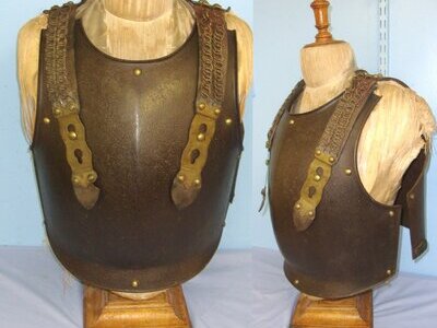 Original French Model 1825 Cuirassiers Cuirass Breast & Back Plate Armour Set With Regiment Markings ‘2T 11’ & Armour Number ‘203’ With Correct Original Leather Backed Chain Link Straps With Victorian Display Stand On Which It Was found. Sn 22910 Antique & Militaria